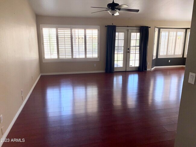 Building Photo - 223 S Brentwood Pl