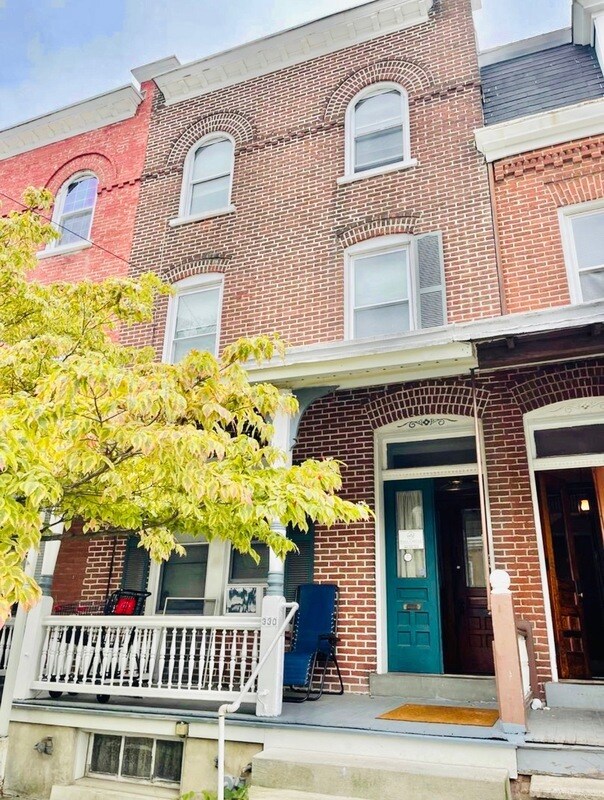 Building Photo - 330 N 16th St