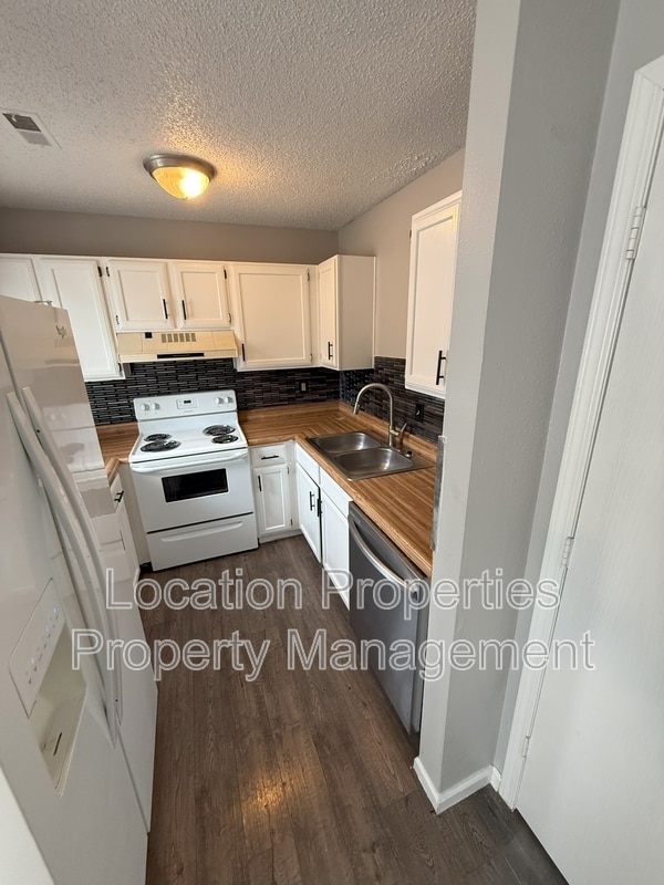 Building Photo - 501 Colorado St