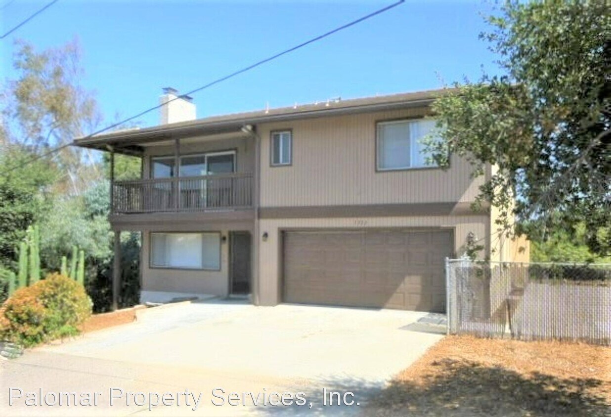 Primary Photo - 4 br, 2.5 bath House - 1322 Country Club Dr
