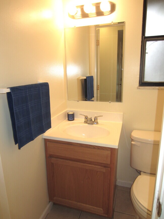 Building Photo - 5590 Ironwood Ct