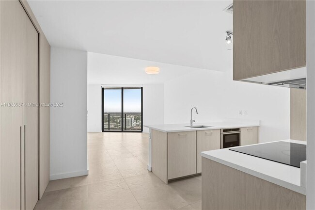 Foto del edificio - 501 NE 31st St