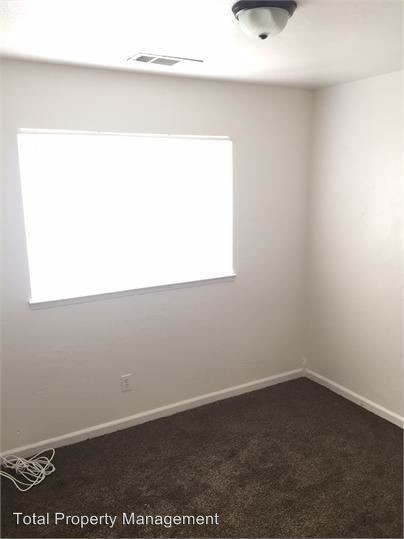 Building Photo - 3 br, 1 bath House - 1198 S. Vetter Dr.