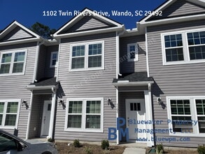 Building Photo - 1102 Twin Rivers Dr