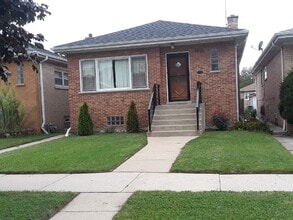 Building Photo - 3826 Clarence Ave