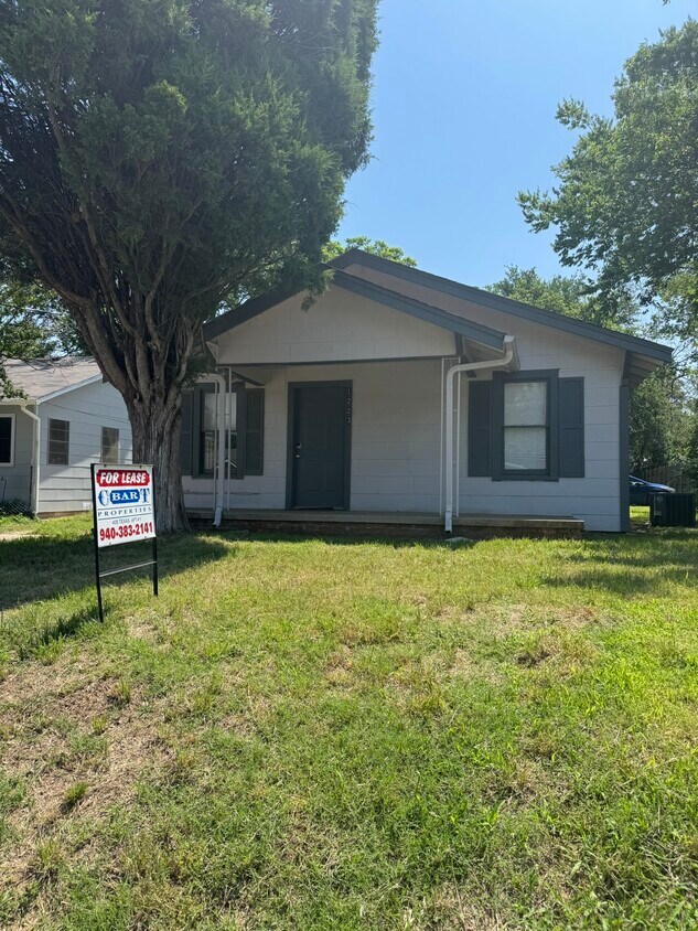 Foto principal - 1223 Peak St