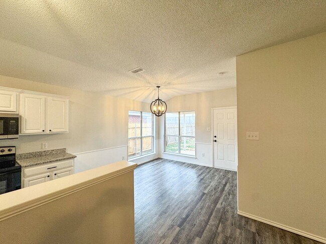 Foto del edificio - Completely Updated 3/2/2 in Frenship!