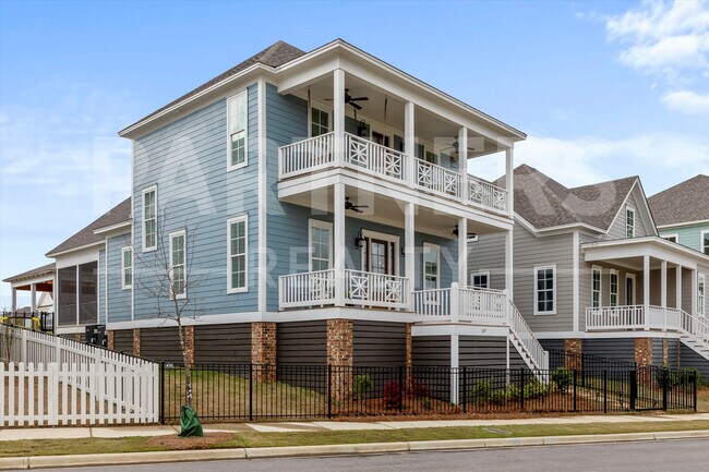 Building Photo - 225 Northlake St