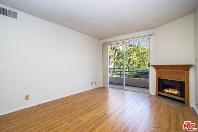 Foto del edificio - 10932 Morrison St