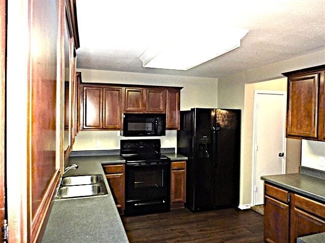 Building Photo - 13209 Thome Valley Dr