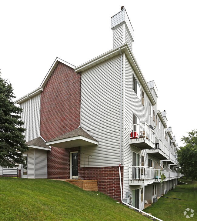 Waterford Place Townhomes Apartments Eagan, MN