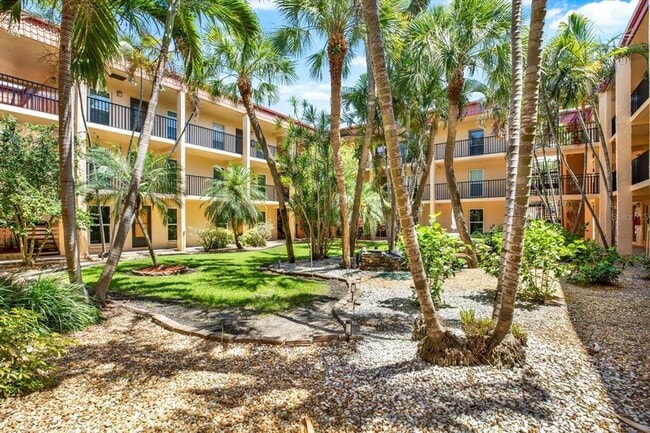 Foto del edificio - 8911 Blind Pass Rd