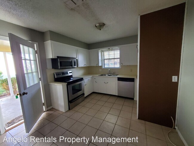 Foto del edificio - 3 br, 1 bath House - 1115 E 24th 1/2 St.