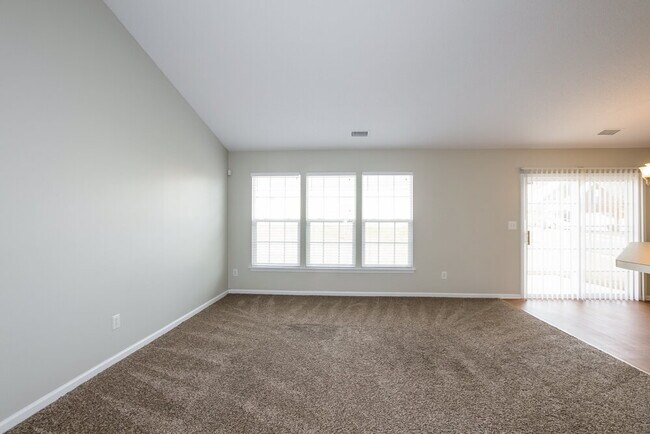 Building Photo - 8433 Appledale Dr