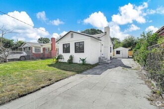Building Photo - 3040 NW 13th Ave