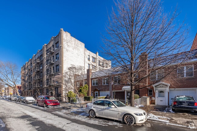 Neighborhood Context - 31-15 32nd St