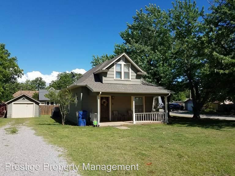 Primary Photo - 402 N Jackson Ave