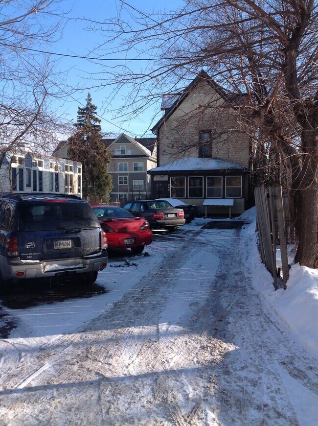 Building Photo - 638-ONT