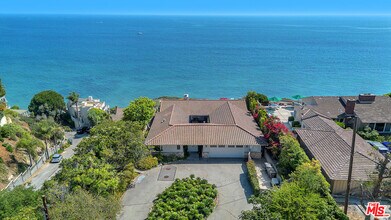 Building Photo - 28028 Sea Ln Dr