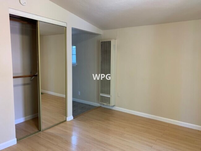 Foto del edificio - 643 18th Ave
