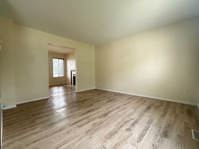 Building Photo - 21258 Cascade Ct