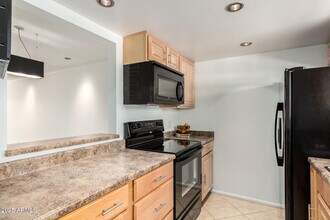 Building Photo - 4701 N 68th St