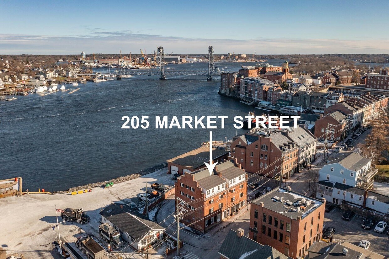 Primary Photo - 205 Market St