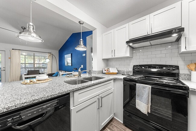 Apartamentos en Cabana Beach, Gainesville, cerca de la Universidad de Florida, con cocina y fregadero - Cabana Beach Gainesville
