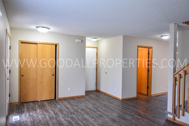 Foto del edificio - 3 bedroom home in Waukee