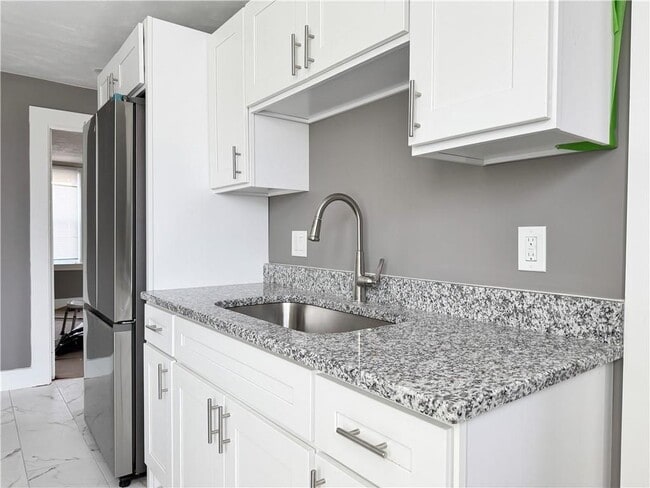 Building Photo - 910 Atwells Ave