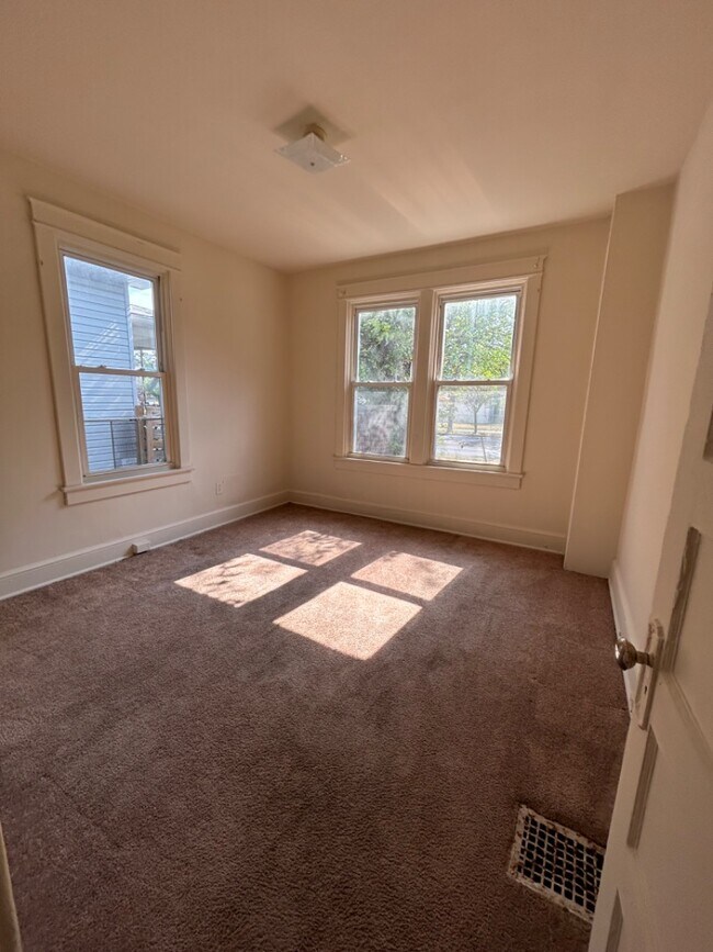 Foto del edificio - 800 44th St NE