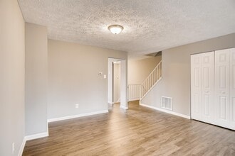 Building Photo - 2842 Beckon Dr