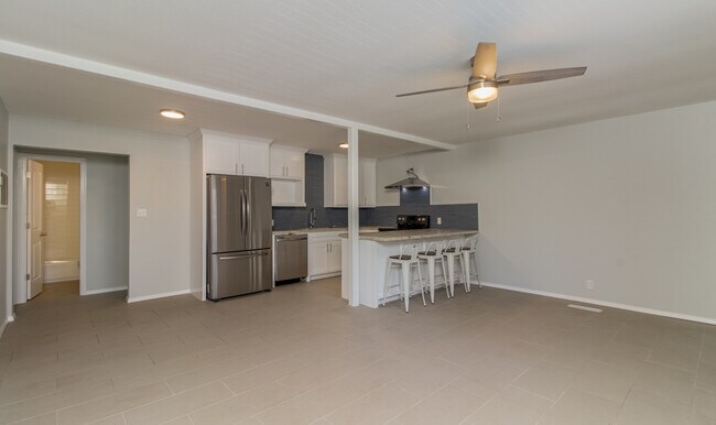 Kitchen - 921 N 7th Ave