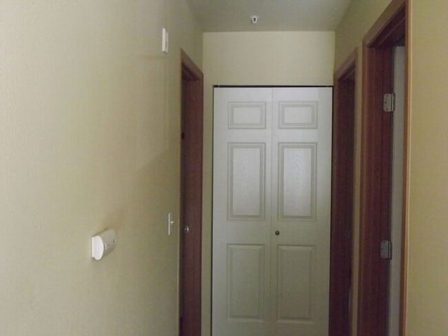 Building Photo - Spectacular 3 Bedroom Condo in "Alicia Meadows" - Puyallup!