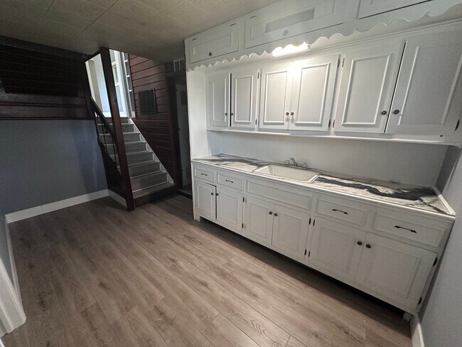 Foto del edificio - $1495 - 3 bedroom/ 1.5 bathroom - Beautifu...