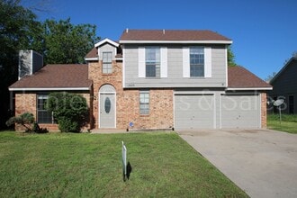 Building Photo - 1905 Meadowbrook Dr