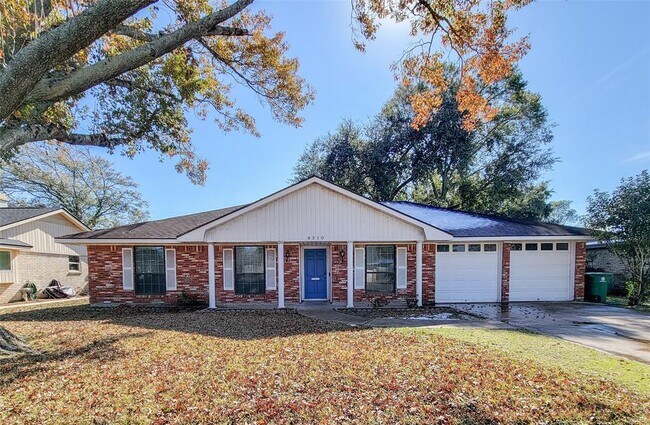 Foto del edificio - 8310 Gulf Tree Ln