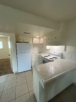 Building Photo - 3044 N Fruit Ave