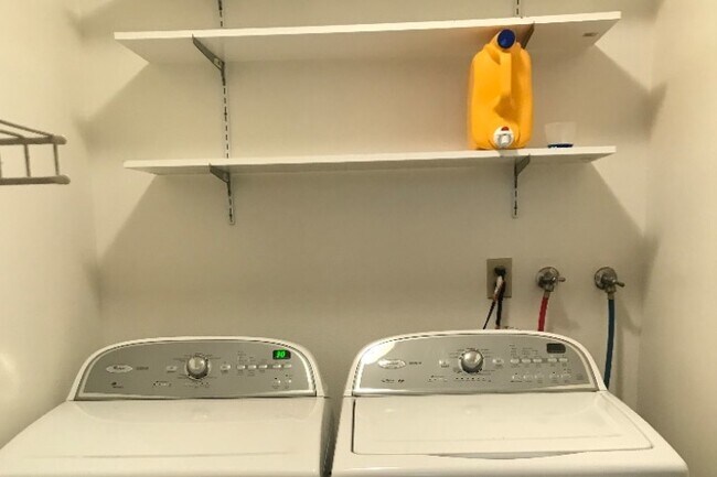 Foto del edificio - 4255 Las Virgenes Rd