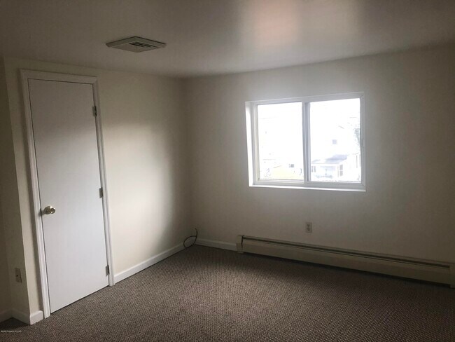 Building Photo - 408 Rose St