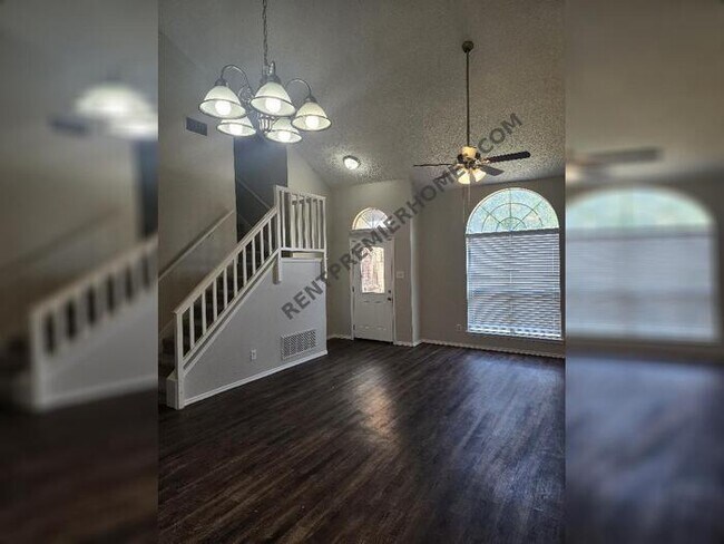 Foto del edificio - 2713 Sagehill Dr
