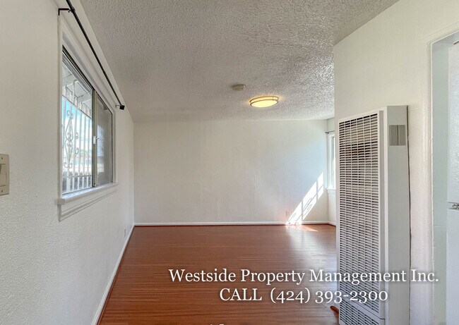 Foto del edificio - 6606 Brynhurst Ave