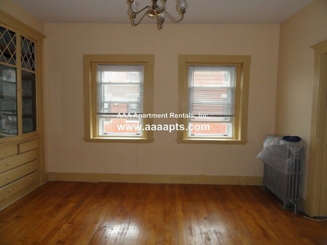 Building Photo - 32 Ashley St