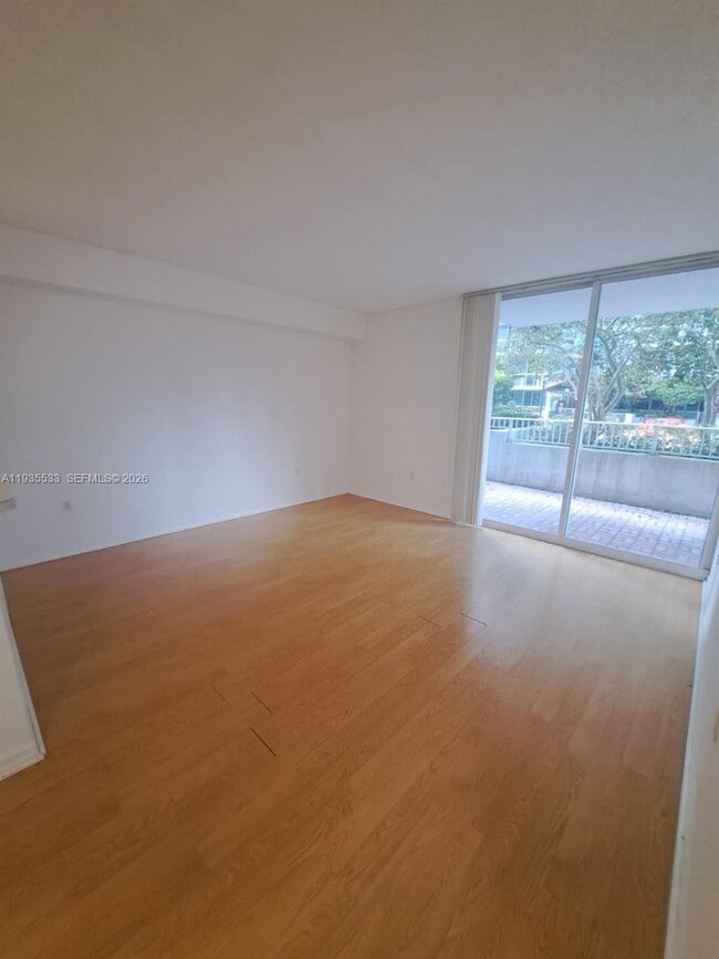 Foto del edificio - 5077 NW 7th St