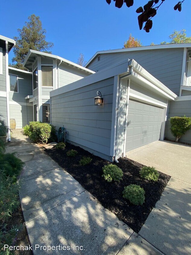 Primary Photo - 2 br, 2.5 bath House - 492 Via Royal