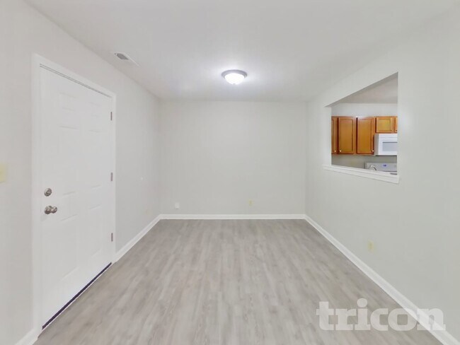 Foto del edificio - 1296 Edgewater Dr