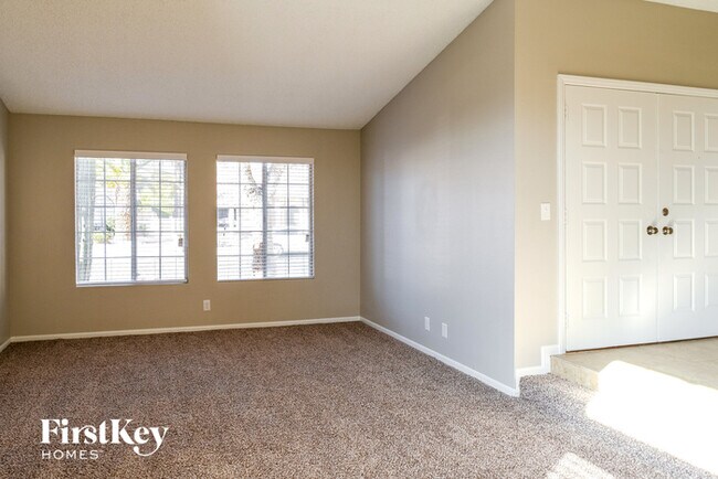 Building Photo - 134 Arbor Way