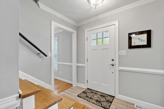 Foto del edificio - 717 Hempstead Ct