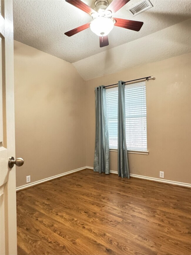 Building Photo - 26522 Lucas Canyon Ln