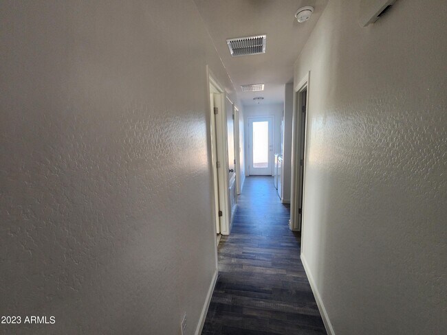 Building Photo - 158 W Taylor Ave